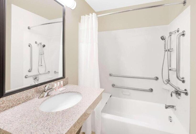 فندق Baymont By Wyndham Snyder