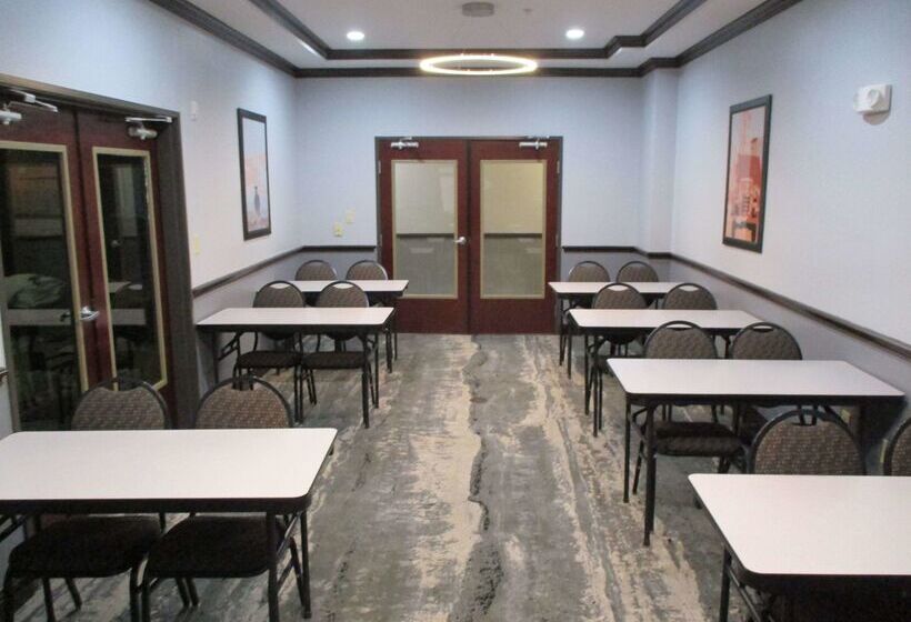 ホテル Best Western Carthage Inn & Suites