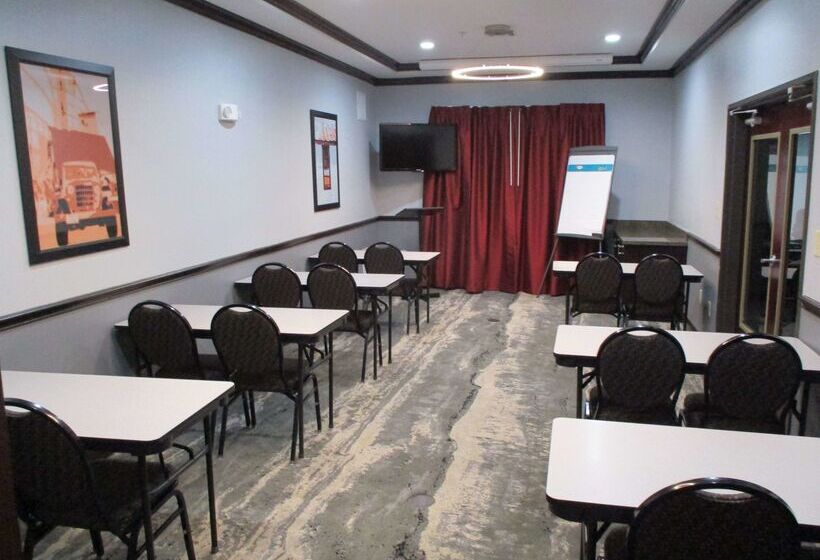 ホテル Best Western Carthage Inn & Suites