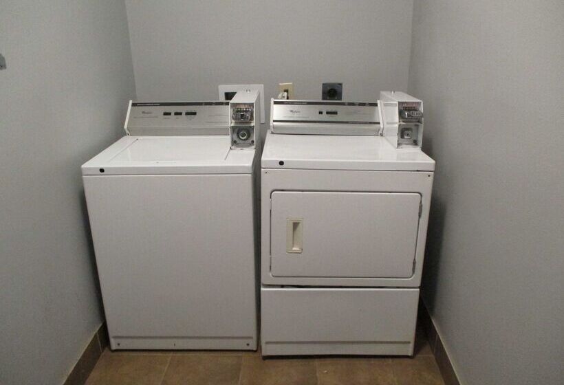 ホテル Best Western Carthage Inn & Suites