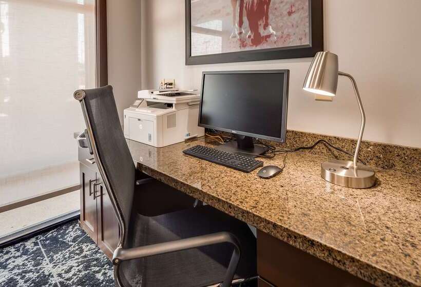 ホテル Best Western Carthage Inn & Suites