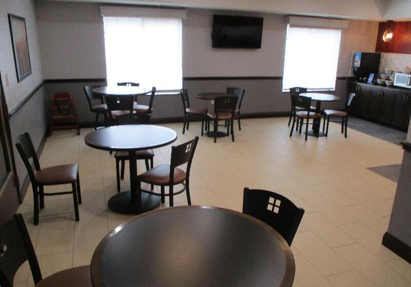 ホテル Best Western Carthage Inn & Suites