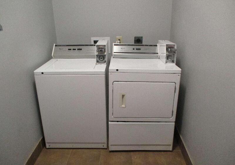 ホテル Best Western Carthage Inn & Suites