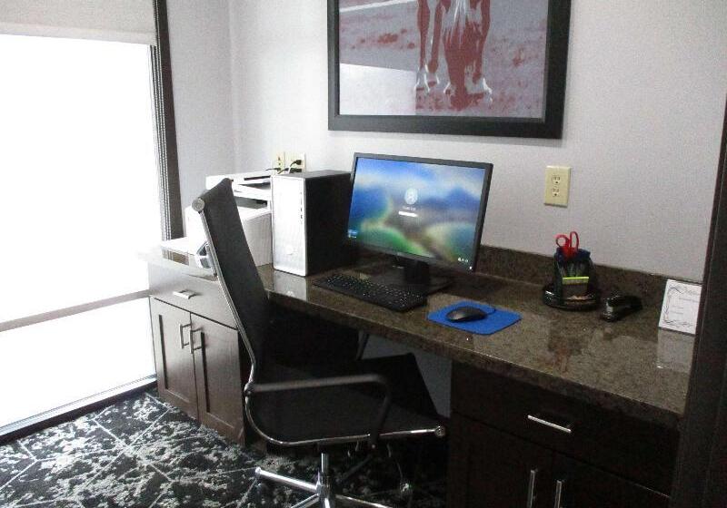 ホテル Best Western Carthage Inn & Suites