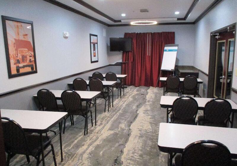 ホテル Best Western Carthage Inn & Suites