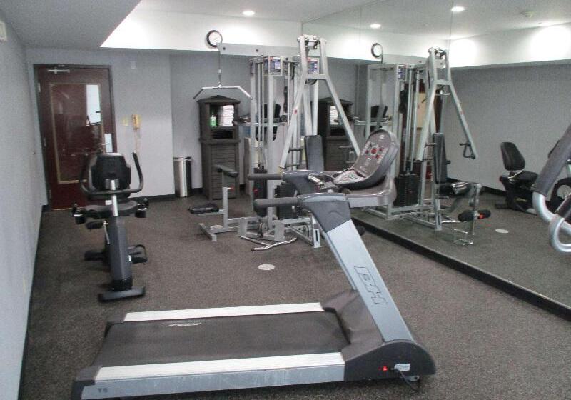 ホテル Best Western Carthage Inn & Suites