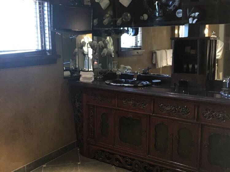 בית מלון כפרי Border House At Crystal Bay Casino