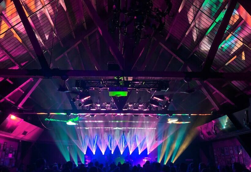 בית מלון כפרי Border House At Crystal Bay Casino