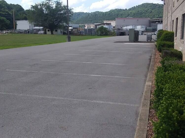 ホテル Brookshire Inn & Suites