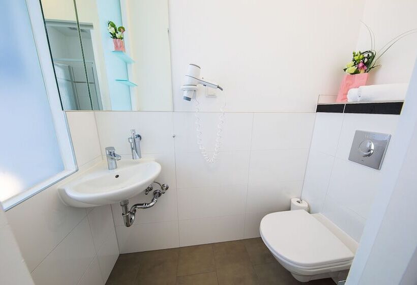 هتل Calma Berlin Mitte