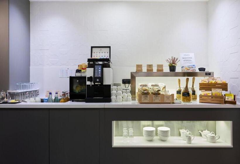 Отель Catalonia Gran Via Bcn