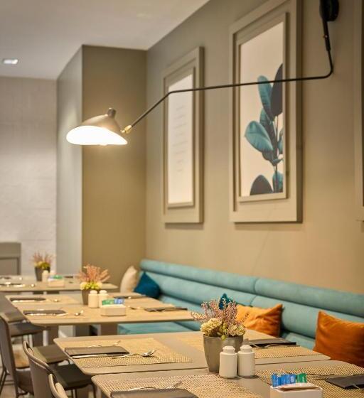 Отель Catalonia Gran Via Bcn