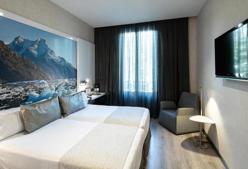 Отель Catalonia Gran Via Bcn