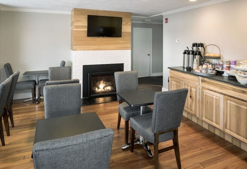 فندق Center Harbor Inn