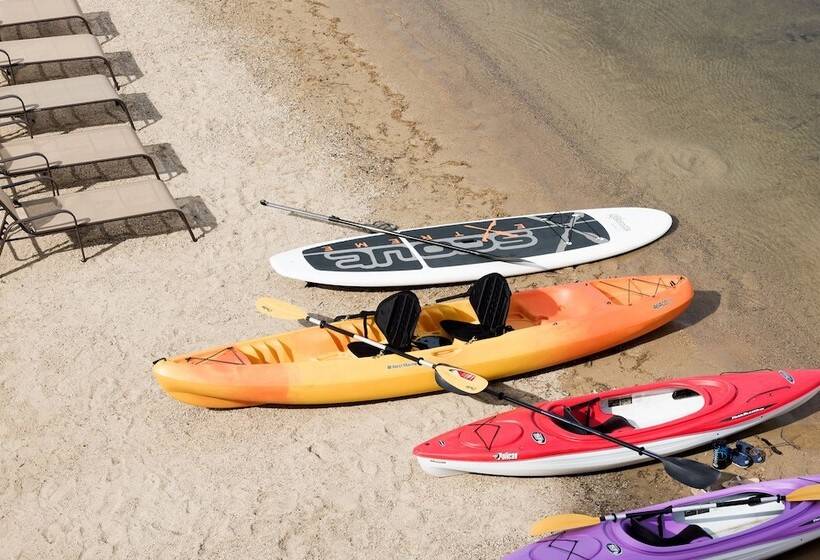 فندق Center Harbor Inn