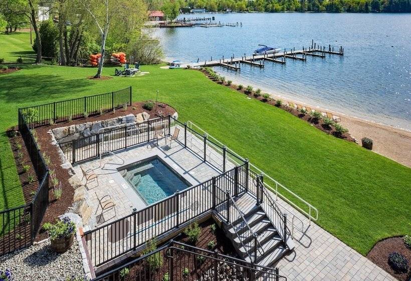 فندق Center Harbor Inn