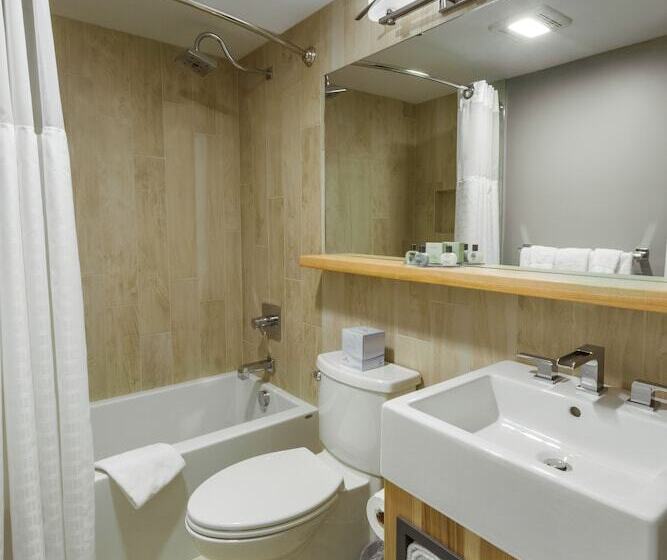 فندق Center Harbor Inn