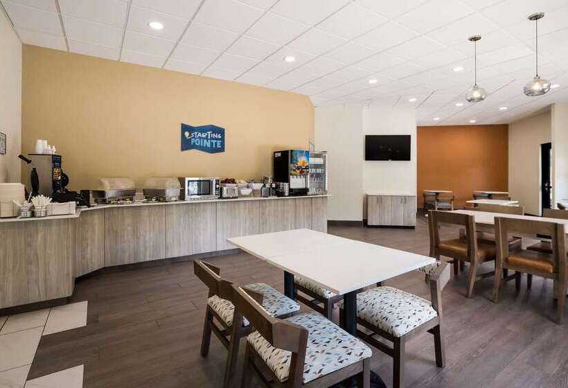 Отель Clarion Pointe Sylva Near Cherokee Area