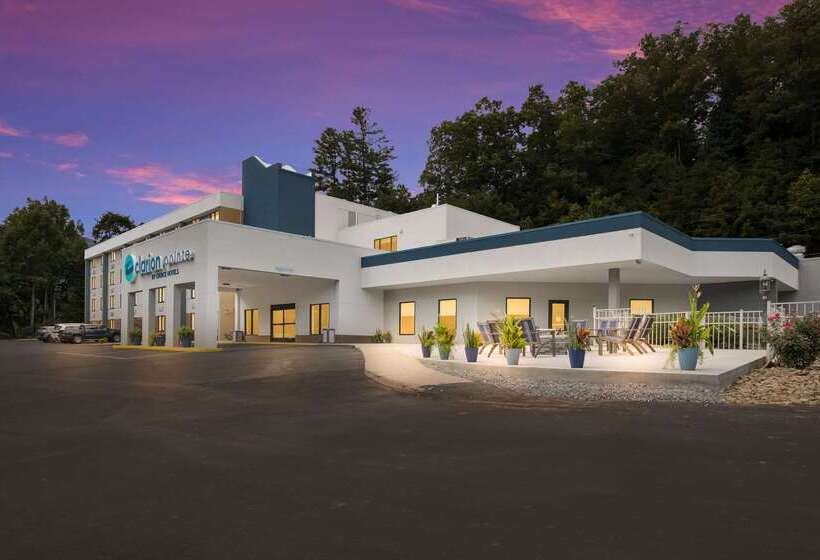 בית מלון כפרי Clarion Pointe Sylva Near Cherokee Area