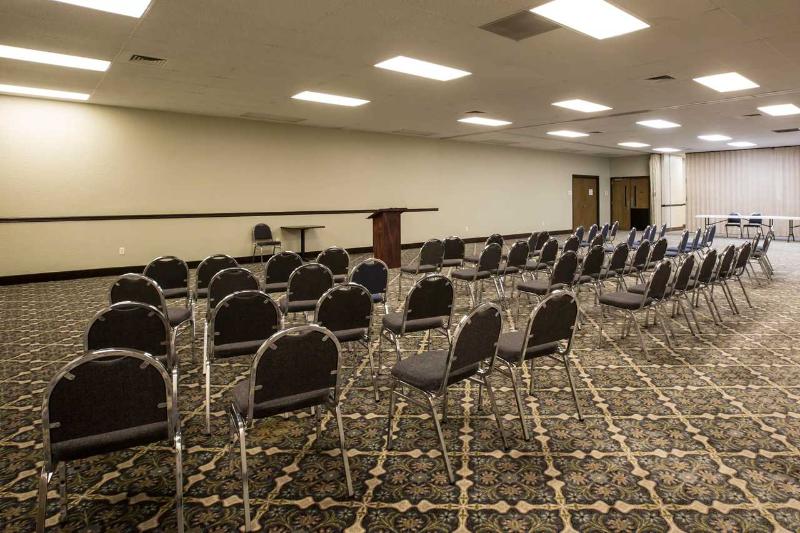 בית מלון כפרי Clarion Pointe Sylva Near Cherokee Area