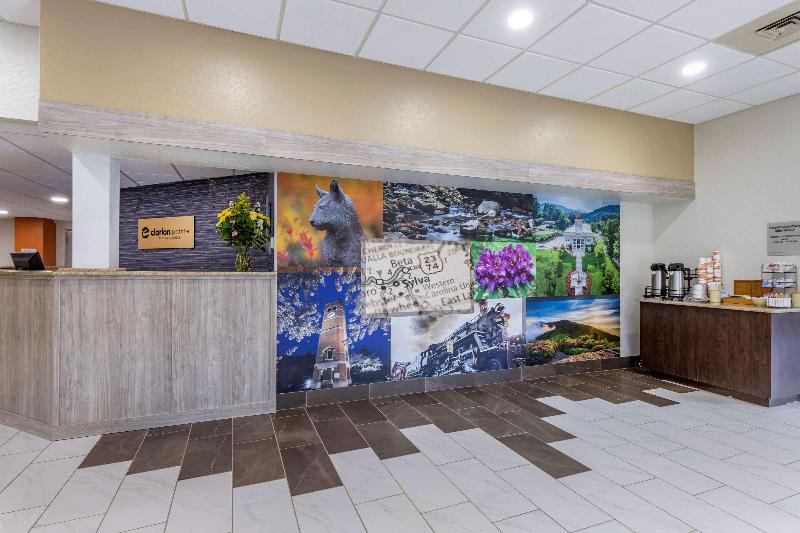 Отель Clarion Pointe Sylva Near Cherokee Area