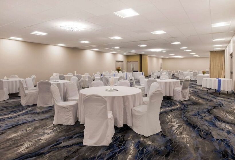 Отель Clarion Pointe Sylva Near Cherokee Area