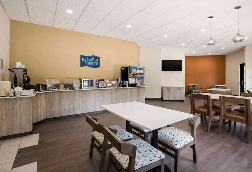 Отель Clarion Pointe Sylva Near Cherokee Area