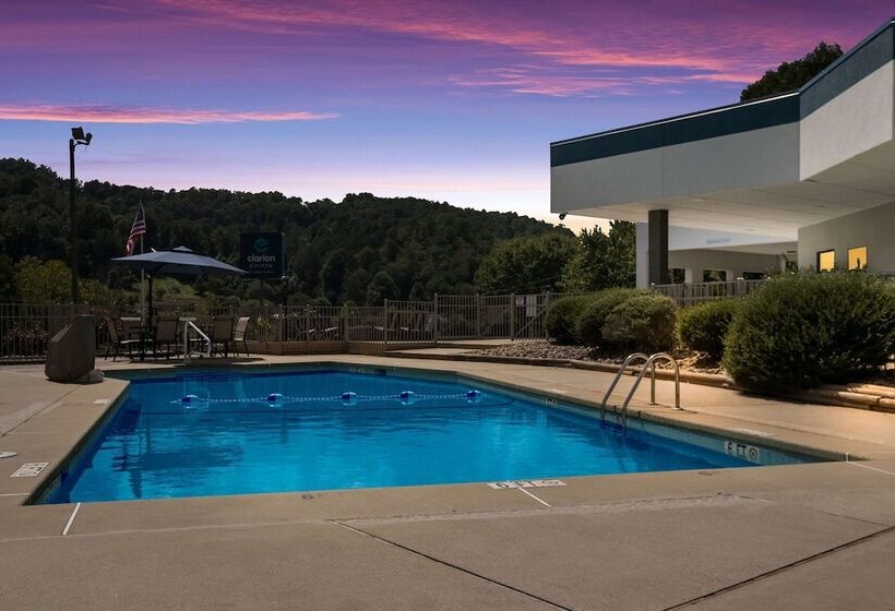 ホテル Clarion Pointe Sylva Near Cherokee Area