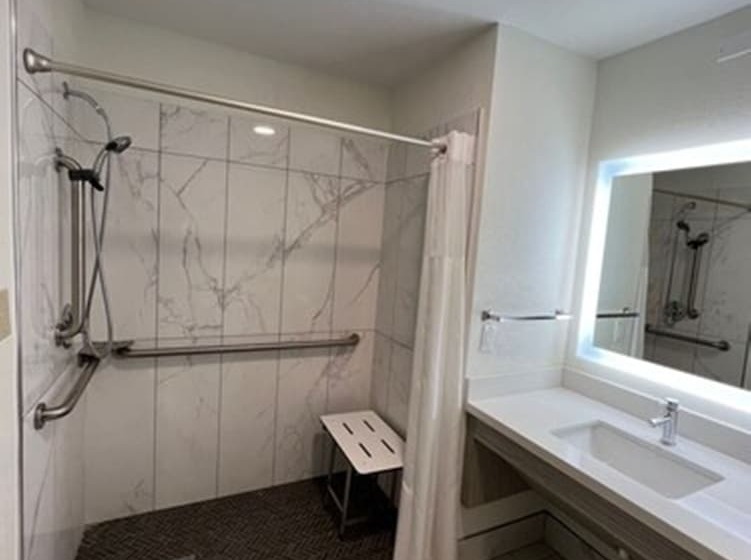 ホテル Clarion Pointe Sylva Near Cherokee Area