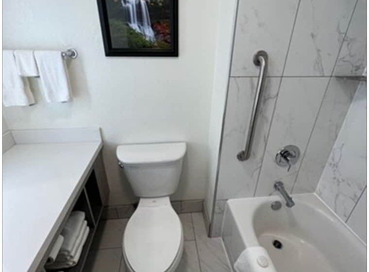 בית מלון כפרי Clarion Pointe Sylva Near Cherokee Area