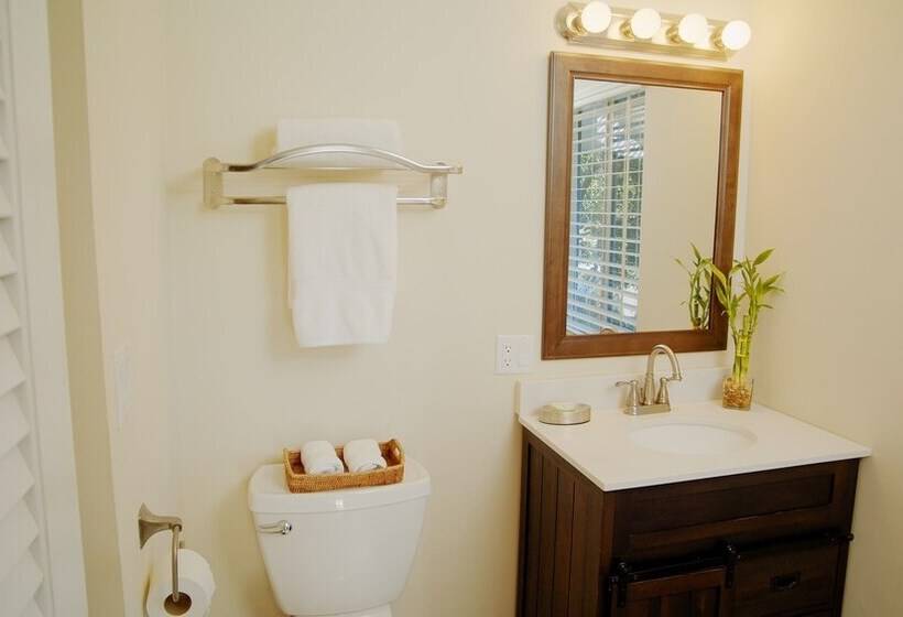 فندق Coconut Palm Inn