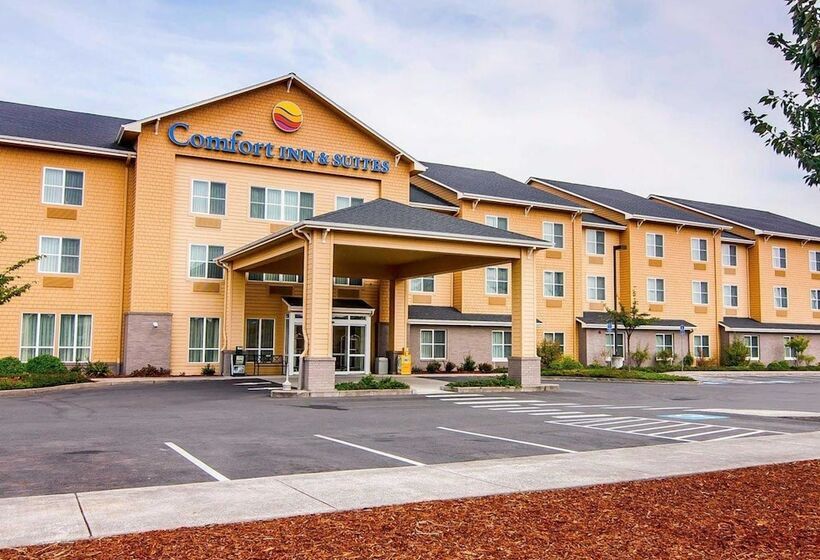 فندق Comfort Inn & Suites Creswell