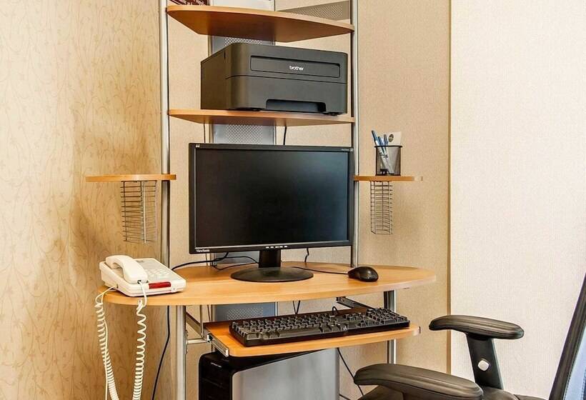 فندق Comfort Inn & Suites Creswell