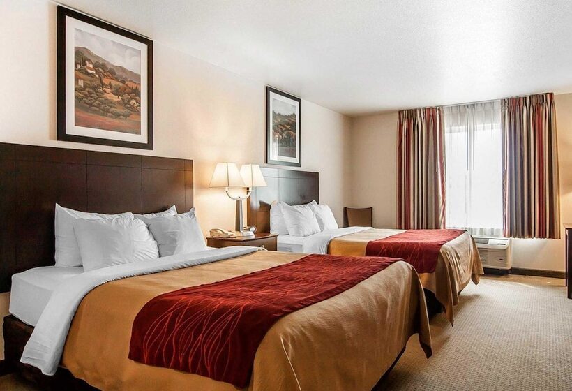 فندق Comfort Inn & Suites Creswell