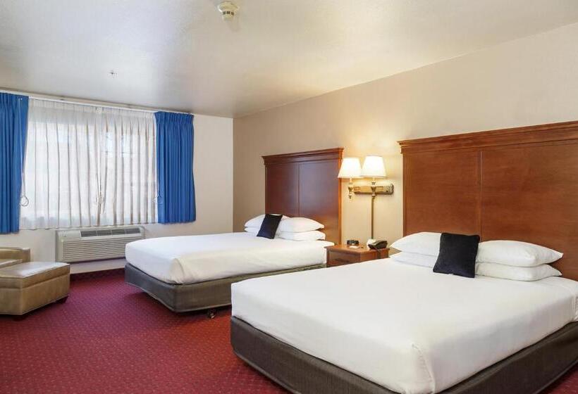Отель Comfort Inn & Suites Susanville