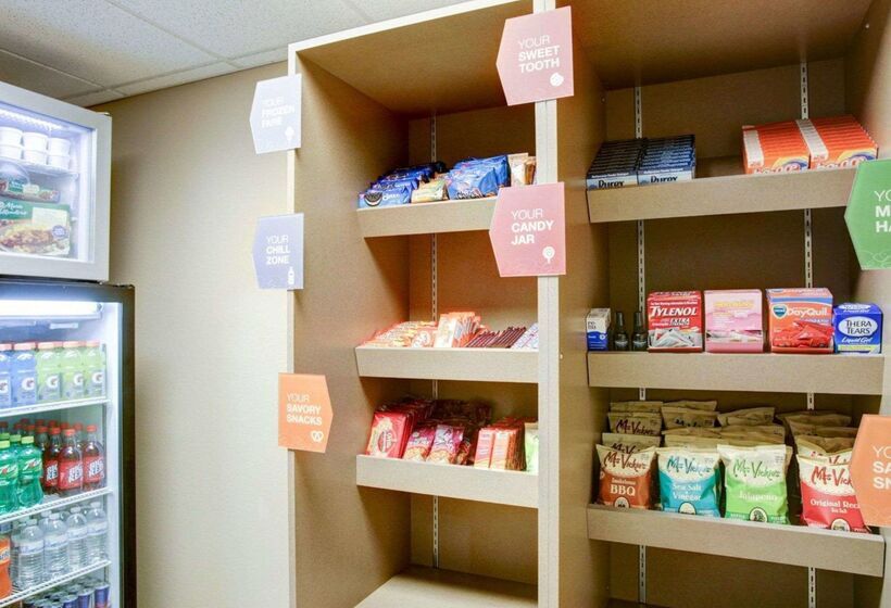 Отель Comfort Suites