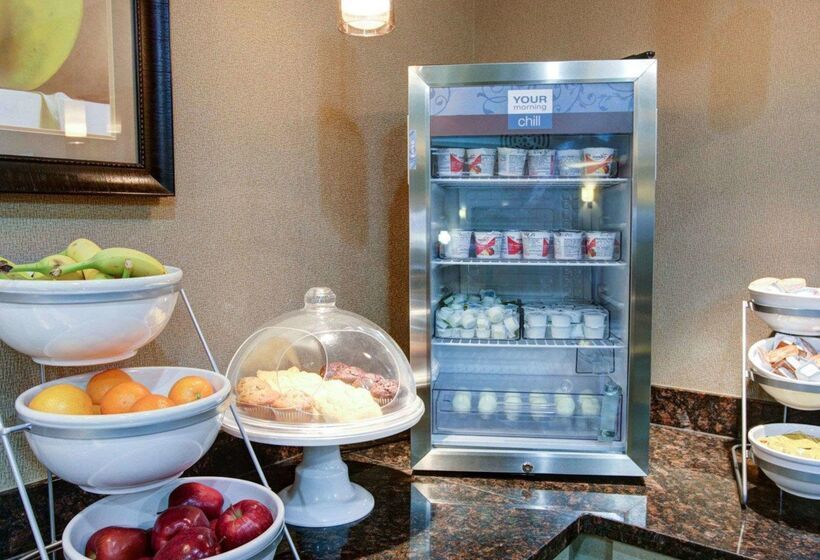 Отель Comfort Suites