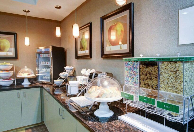 Отель Comfort Suites