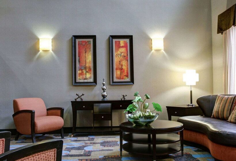 호텔 Comfort Suites