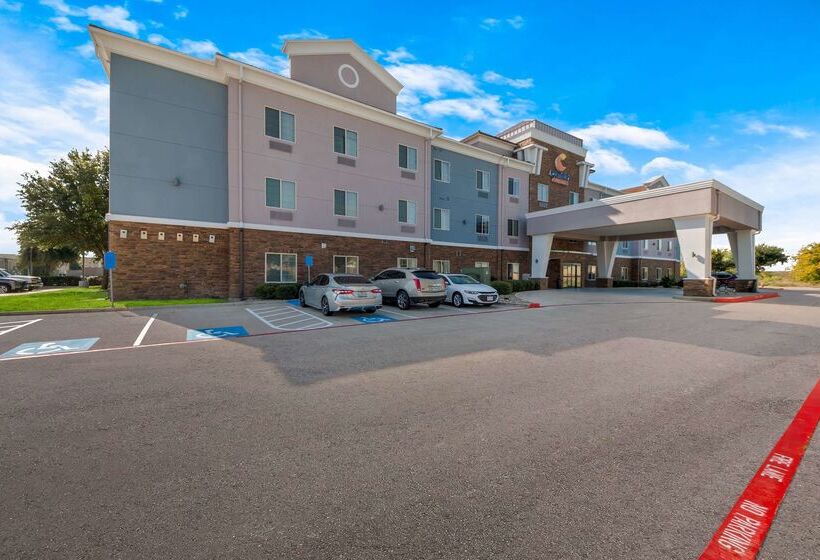 Отель Comfort Suites