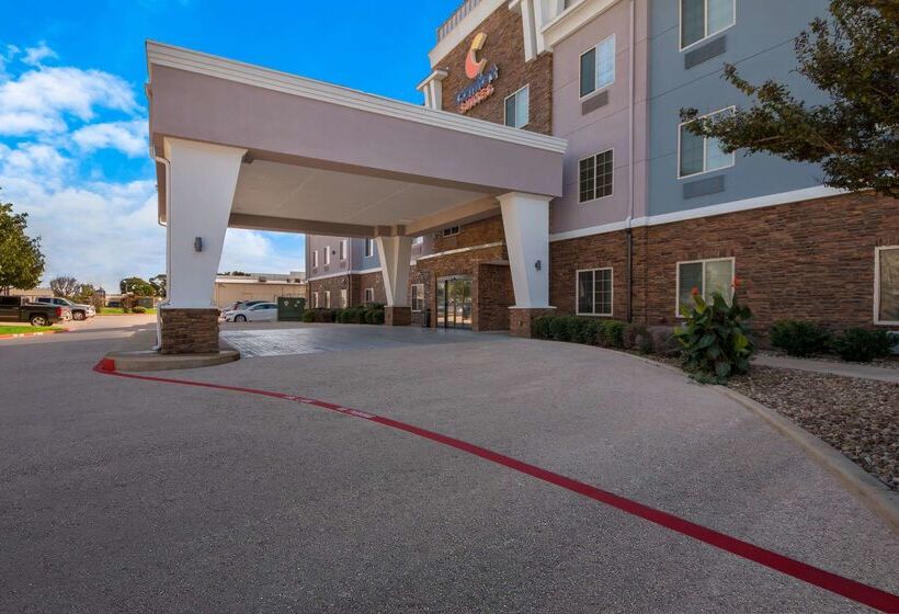 Отель Comfort Suites