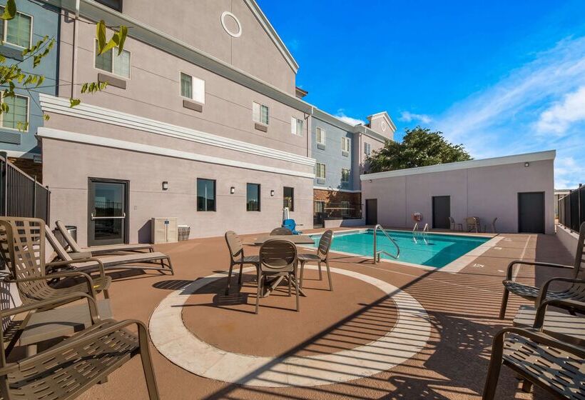 Отель Comfort Suites