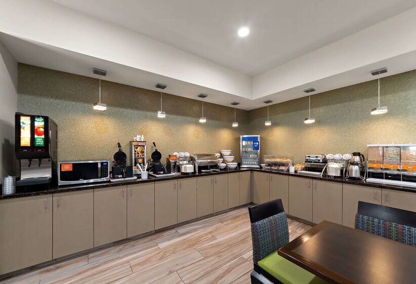 호텔 Comfort Suites