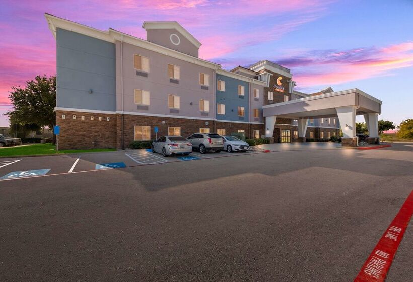 Отель Comfort Suites