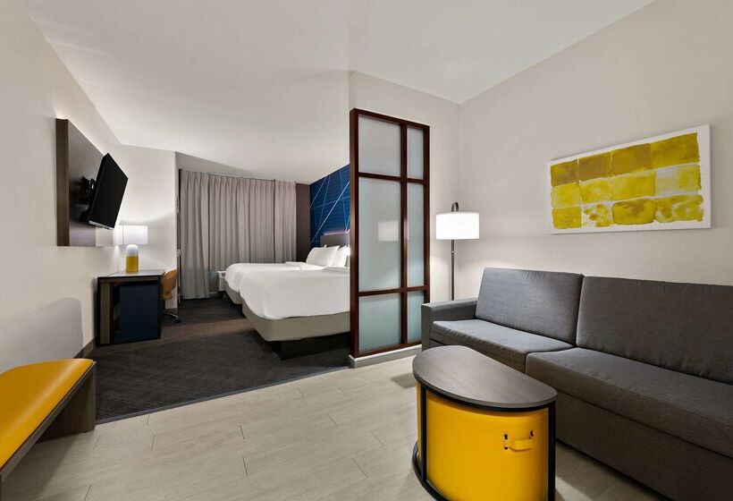 호텔 Comfort Suites