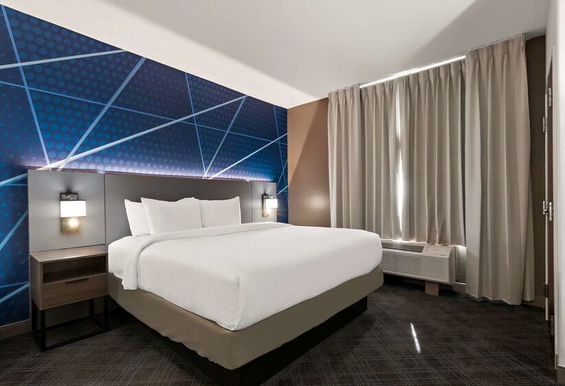 Отель Comfort Suites