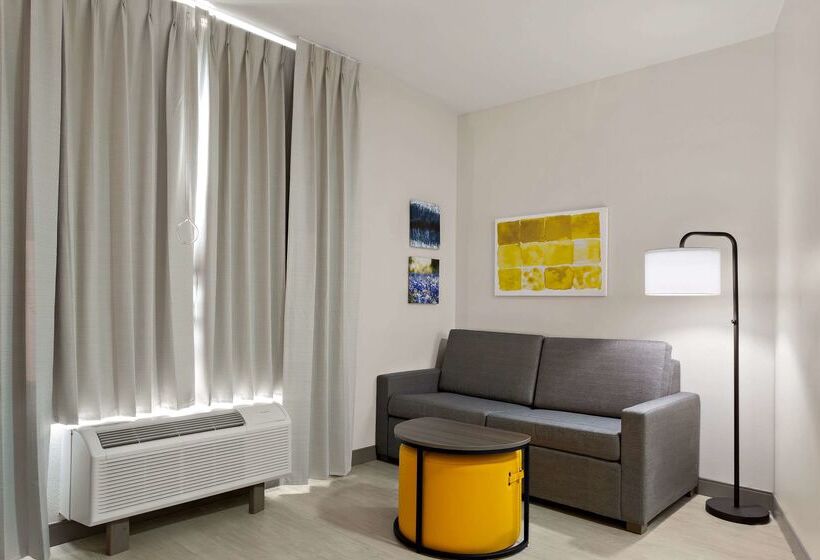 호텔 Comfort Suites