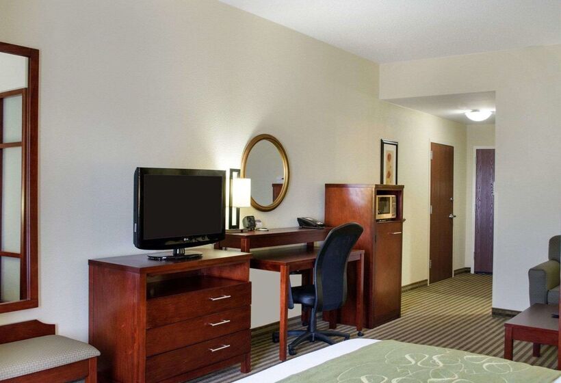 فندق Comfort Suites