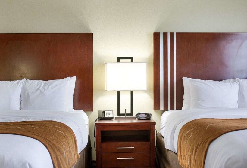 فندق Comfort Suites