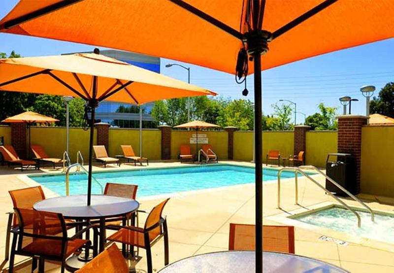 فندق Courtyard By Marriott San Jose Campbell